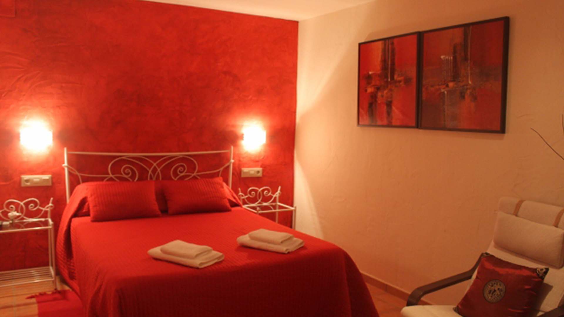 chambre rouge à can mas hotel en Espagne