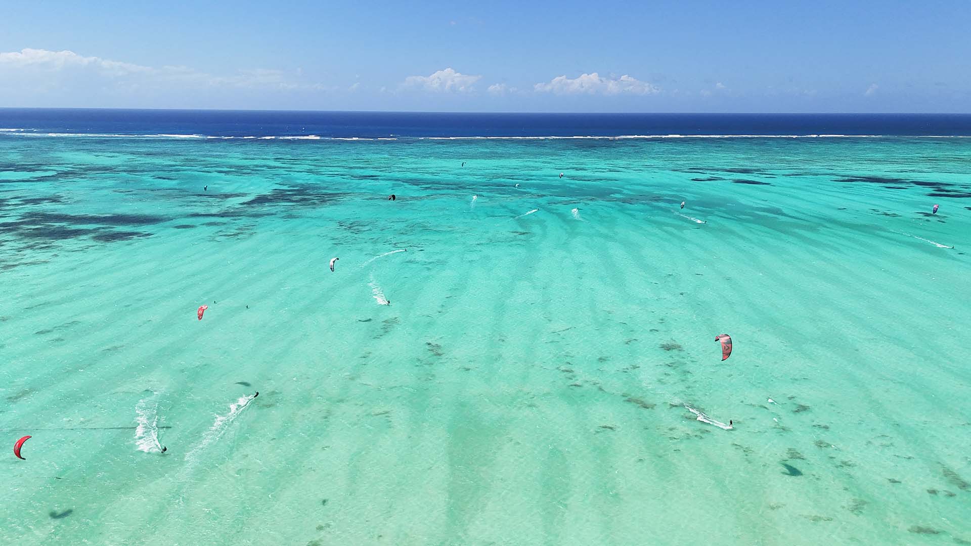 turquoise water kitesurf in zanzibar