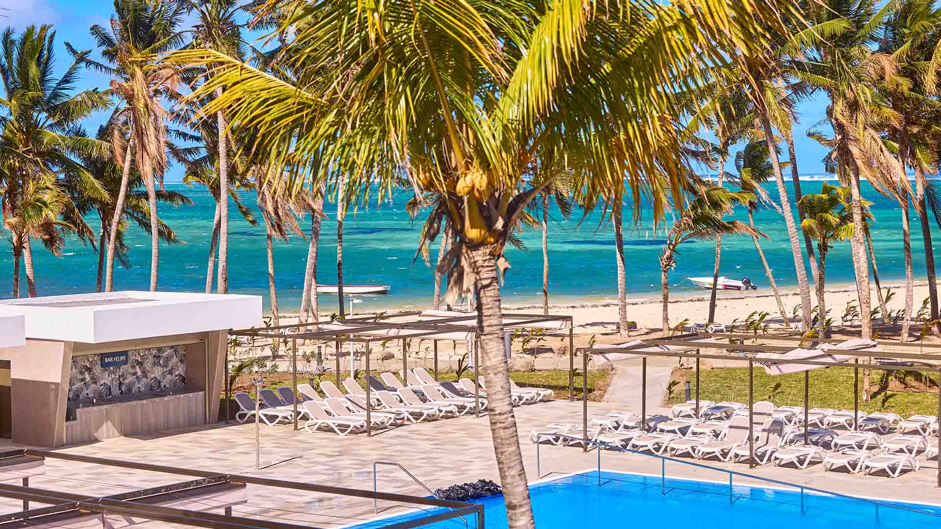 le morne spot lagoon with riu turquoise